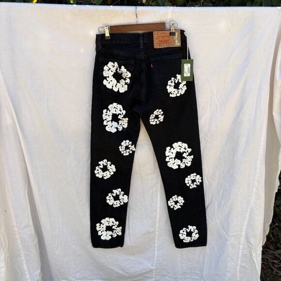 Levi Denim Tears Black Jeans Size 30 32 - Picture 2 of 4